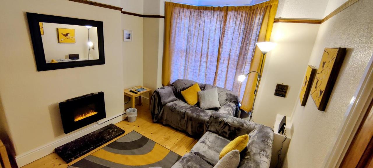 Rhubarb Terrace On The Coast - Sleeps 1-6 Βίλα Colwyn Bay Εξωτερικό φωτογραφία